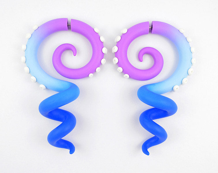 Lavendel Hellblau und Blau Ombre Tentakel Messgeräte Oktopus Ohrringe