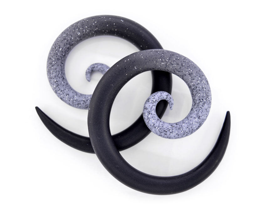 Schwarze Spiral-Creolen, Spiral-Gauge-Ohrringe und Fake-Gauges-Fake-Plugs