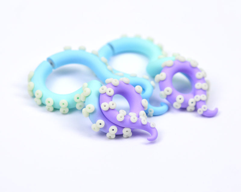 Kawaii Tentakel-Ohrringe mit Ombre-Hellblau-Hellgrün-Helllila und nachtleuchtenden Saugnäpfen