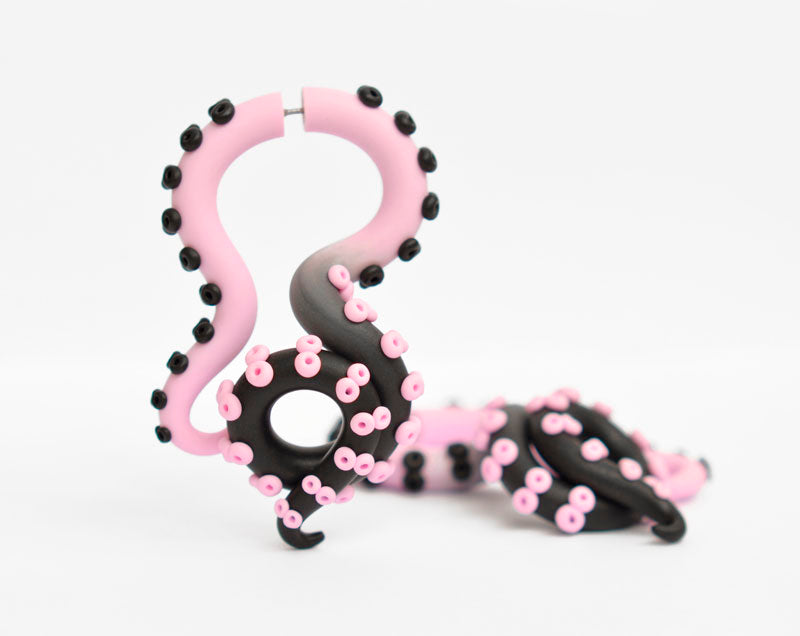 I made these pink goth aesthetic earrings with pastel pink and black ombre.