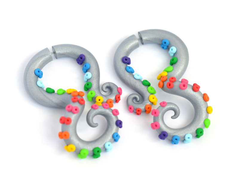 Regenbogen-Titan-Ohrringe, Regenbogen-Gothic-Ästhetische Tentakel-Creolen