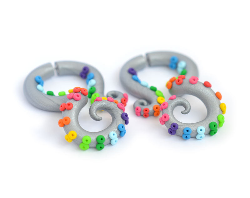 Regenbogen-Titan-Ohrringe, Regenbogen-Gothic-Ästhetische Tentakel-Creolen