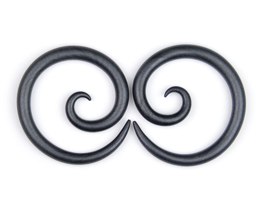 Spiralmessgeräte oder Spiralohrringe Handgefertigte Ohrringe mit echten Messgeräten und gefälschten Messgeräten