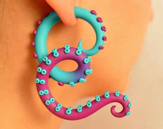 I made these tentacle gauges in purple turquoise blue ombre. I can make both ear stretchers and fake gauge earrings. Ear gauges / ear plugs in 2g 1g 0g 00g 000g 7/16" 0000g. If you want fake gauges / stud earrings then the size will be approximate 7mm - 8mm and no one will distinguish that you do not have stretched earlobes.