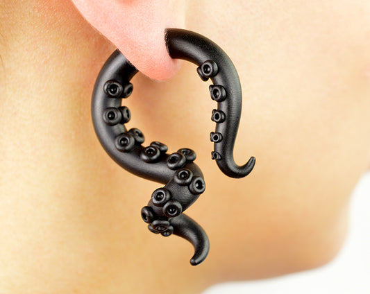 Unique handmade black goth octopus tentacle earrings, creepy jewelry by Tania Chernova. Tentacle gauges in 1g 0g 00g 000g 7mm 8mm 9mm 10mm and fake gauge earrings. Fake and real tapers.