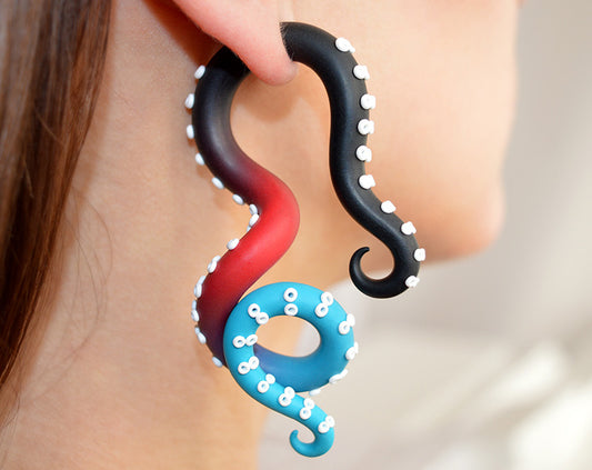 To create these octopus earrings I was inspired by Harley Quinn from Suicide Squad. Black red turquoise ombre fake tentacle gauges and real ear plugs by Tania Chernova. For stretched ears I make ear gauges in 2g 1g 0g 00g 000g 7/16" 0000g. Ear tapers ear tunnels ear stretchers ear hangers ear weights.