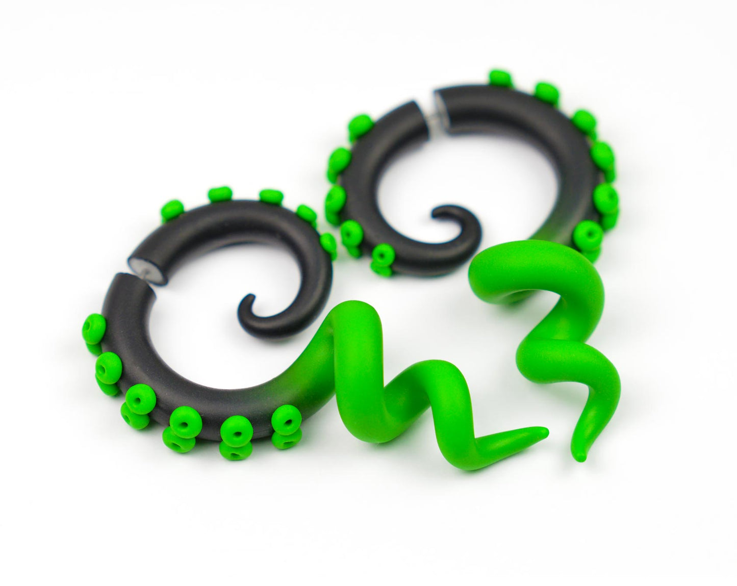 Schwarze bis grüne Ombre Oktopus-Tentakel-Ohrringe, echte und gefälschte Ohrmessgeräte
