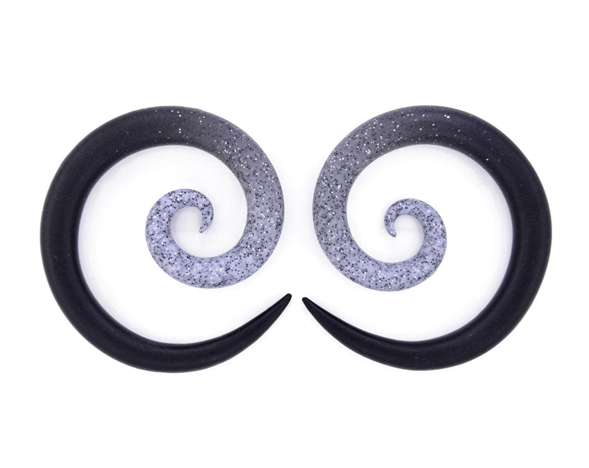 Schwarze Spiral-Creolen, Spiral-Gauge-Ohrringe und Fake-Gauges-Fake-Plugs