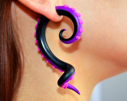 To create these octopus tentacle earrings, I was inspired by Ursula sea witch from the little mermaid. Earrings will look great with halloween ursula costume on ursula cosplay. I make both fake gauge earrings and real / true ear gauges ear plugs. Ursula earrings by Tania Chernova. Ursula gauges / Ursula plugs.