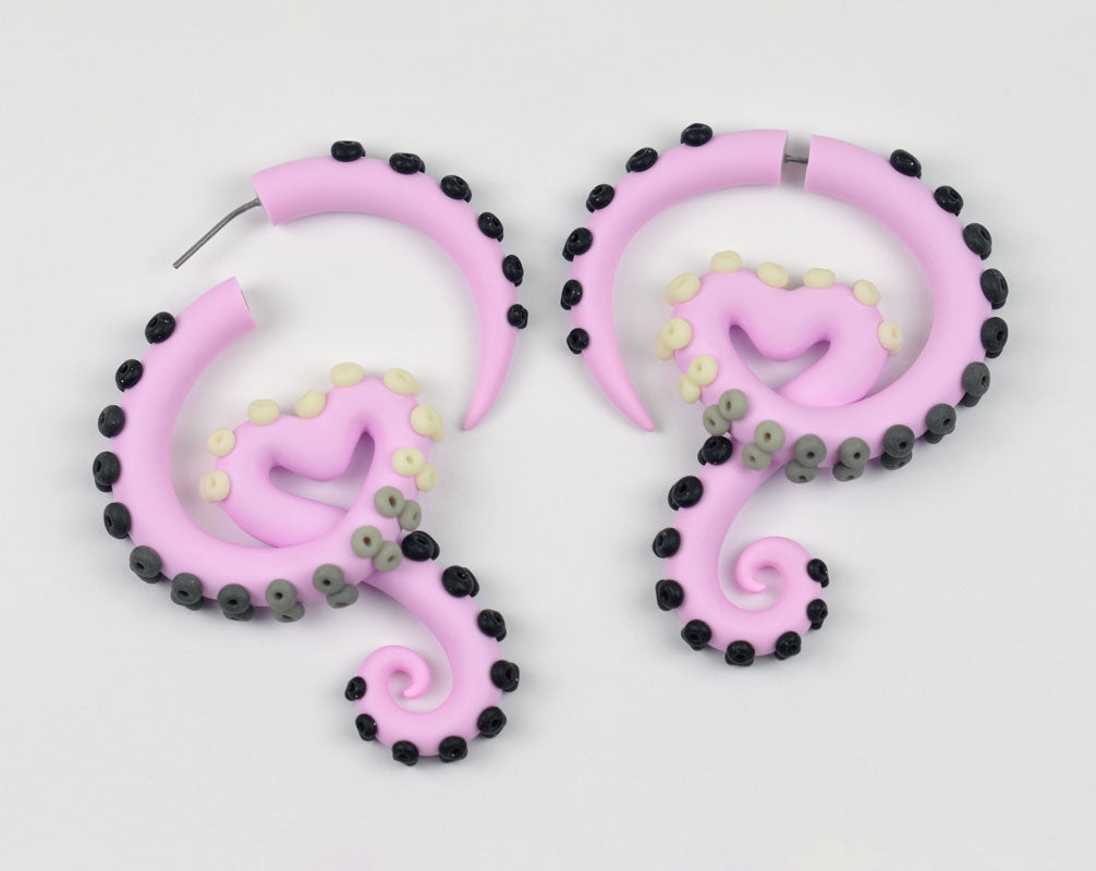 Pink Goth Aesthetic Yami Kawaii Tentacle Earrings with Heart Pink Goth Outfit