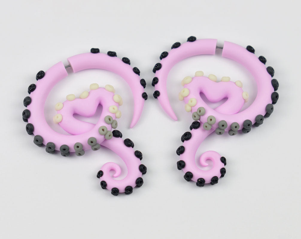 Pink Goth Aesthetic Yami Kawaii Tentacle Earrings with Heart Pink Goth Outfit