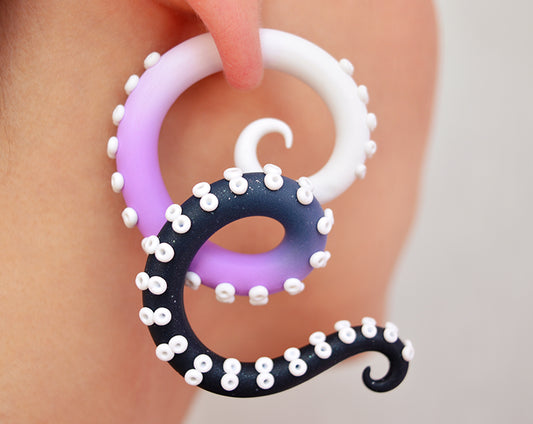 I made these fake octopus tentacle gauges in white lilac and glitter black ombre. These octopus earrings I can make both as ear plugs / ear gauges and as fake gauge earrings / fake ear tapers. These unique handmade tentacle earrings by Tania Chernova will look good with Sweet Lolita dress or black and purple ombre hair color. In any case, with my tentacle earrings you will definitely not be left without attention.