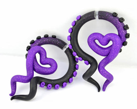 I made these Ursula earrings with glitter purple to black ombre. Sea witch tentacle earrings can be made both fake plugs and real ear gauges. Ursula ear plugs or Ursula gauges. Octopus earrings look good with Ursula costume or on Ursula cosplay.
